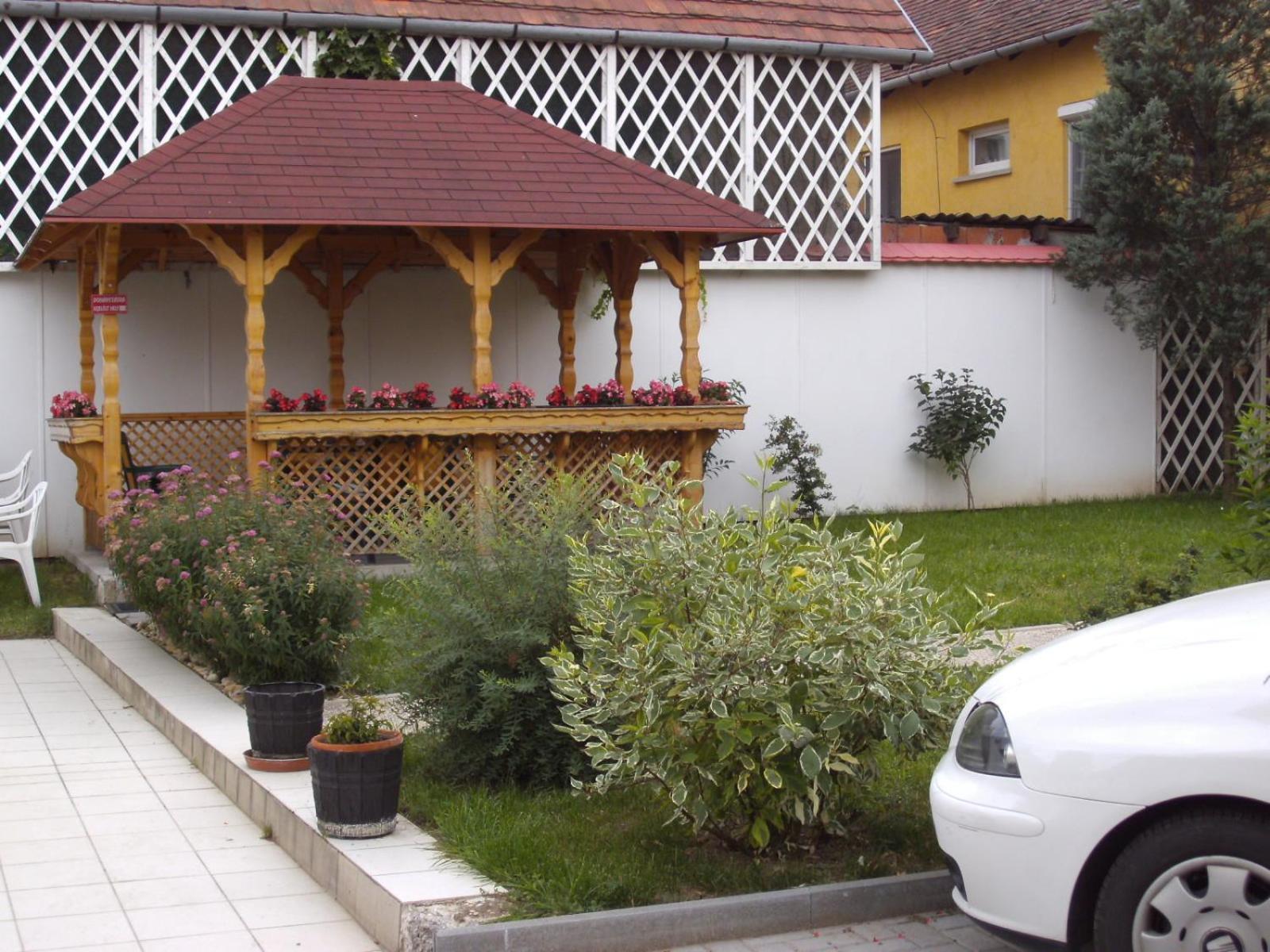 Szieszta Panzio Bed & Breakfast Sárvár Eksteriør bilde