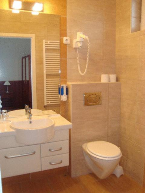 Szieszta Panzio Bed & Breakfast Sárvár Rom bilde