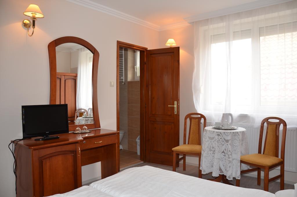 Szieszta Panzio Bed & Breakfast Sárvár Eksteriør bilde