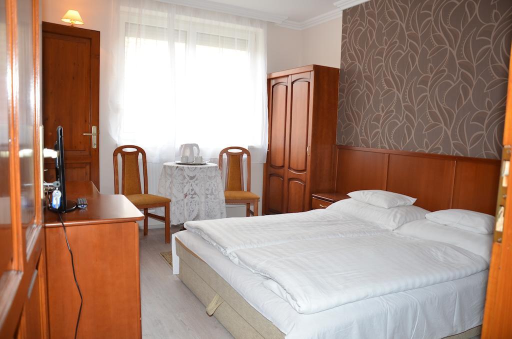Szieszta Panzio Bed & Breakfast Sárvár Eksteriør bilde