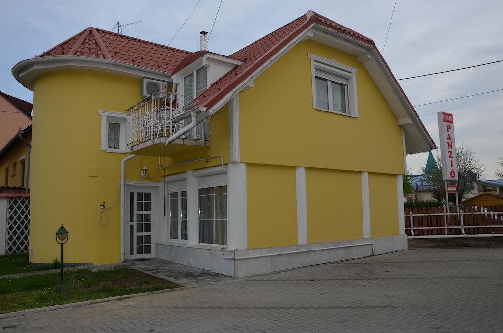 Szieszta Panzio Bed & Breakfast Sárvár Eksteriør bilde