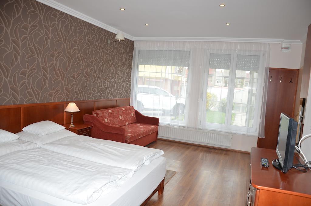 Szieszta Panzio Bed & Breakfast Sárvár Eksteriør bilde